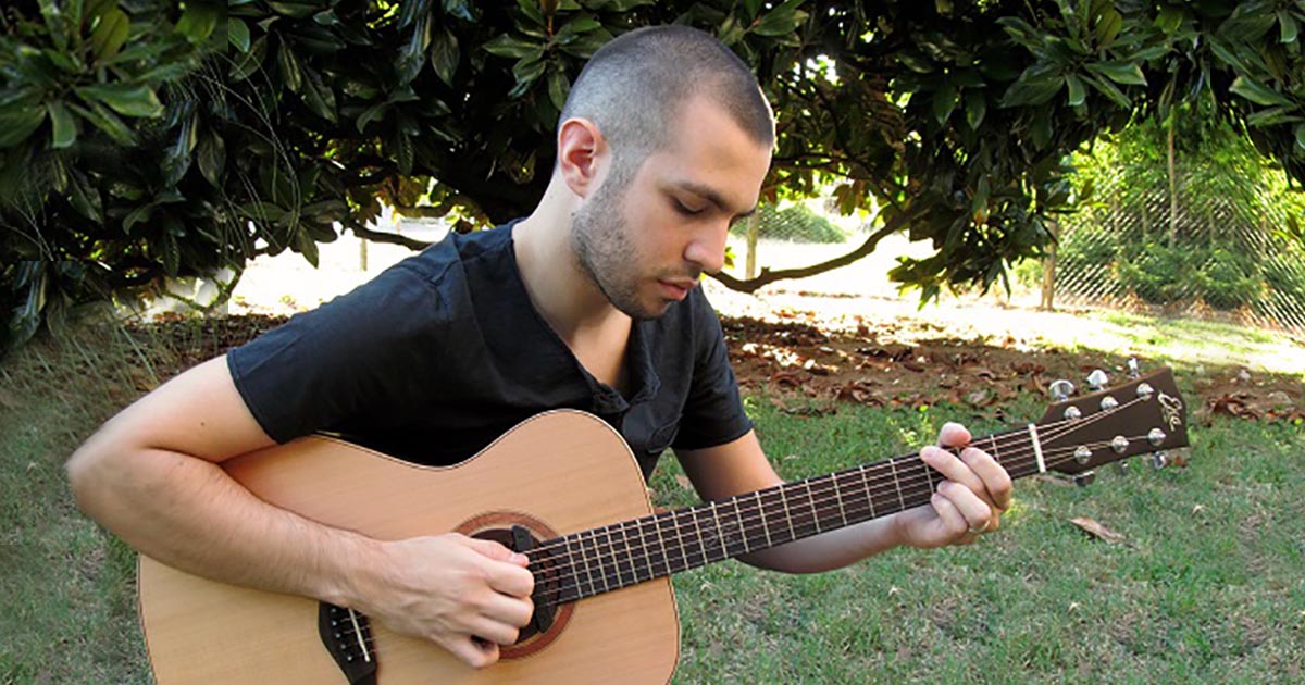 Andrea-Ballottari-eko-guitars