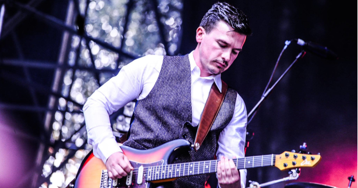 Edoardo Giunchi è un endorser Eko Guitars