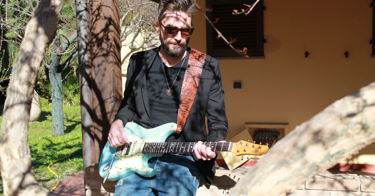 Federico-Valenti-Eko-Guitars