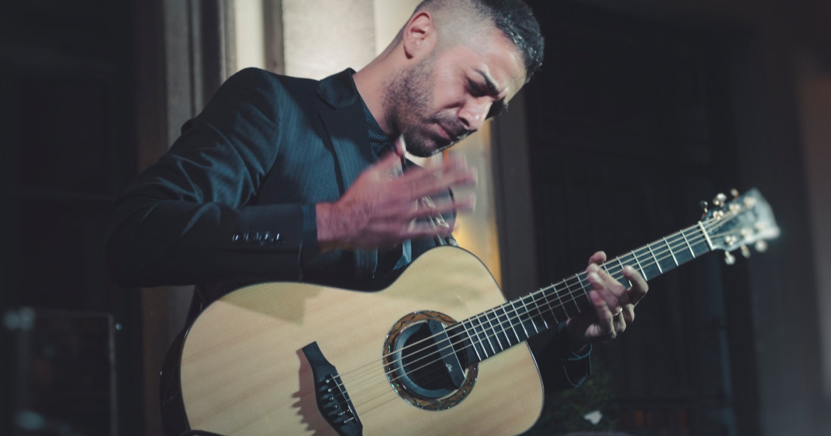 Pierangelo Mugavero è un endorser per Eko Guitars