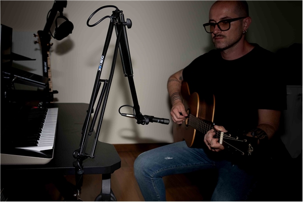 Quik Lok - A/25 BK Asta Regolabile Broadcast