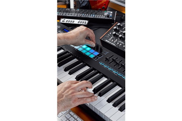 Novation - Launchkey 88 Mk3
