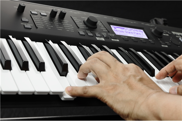 Korg - KROSS 2-61 (Super Matte Black)