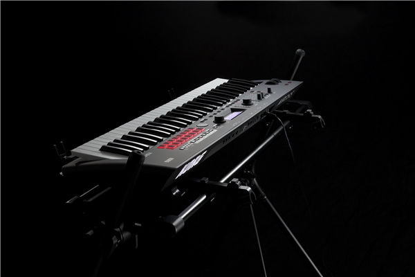 Korg - KROSS 2-61 (Super Matte Black)