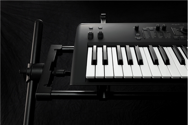 Korg - KROSS 2-61 (Super Matte Black)
