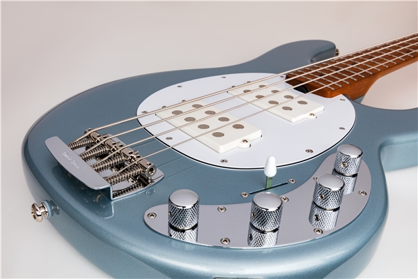 Music Man - StingRay Special HH Firemist Silver Tastiera Acero