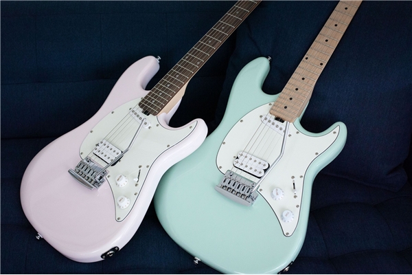 Sterling by Music Man - Cutlass Short Scale HS Shell Pink Tastiera Lauro