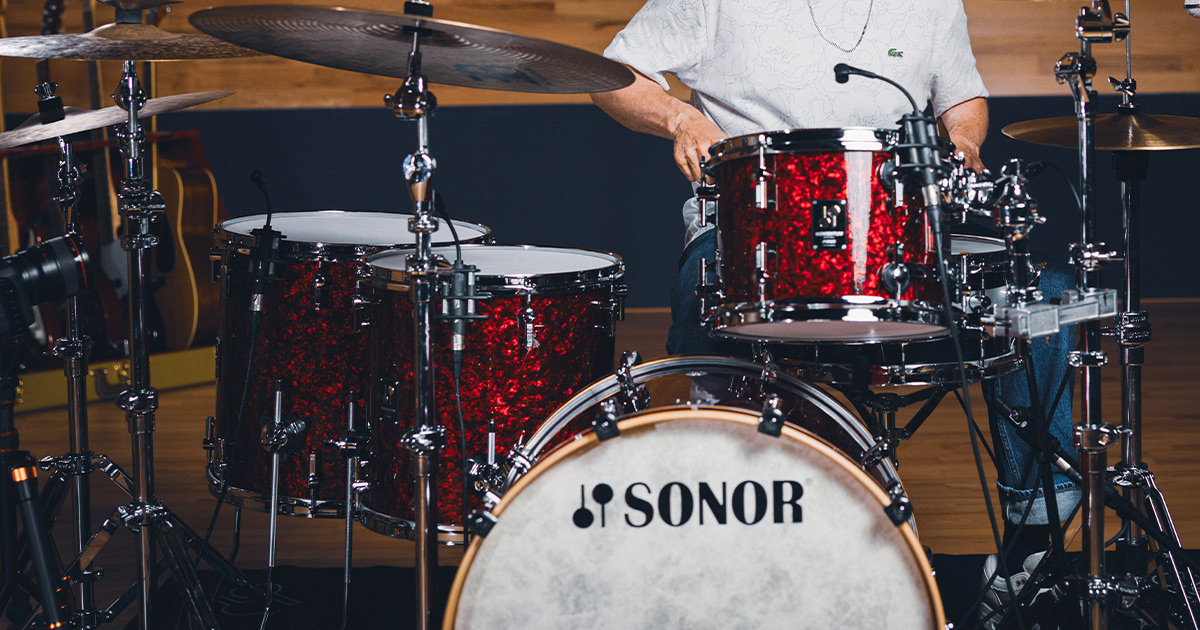 Sonor Momentum batteria acustica con fusti a 9 strati da 6mm, disponibile in faggio, betulla o acero, prodotta per festeggiare i 150 anni del marchio tedesco Sonor Momentum batteria acustica con fusti a 9 strati da 6mm, disponibile in faggio, betulla o acero, prodotta per festeggiare i 150 anni del marchio tedesco