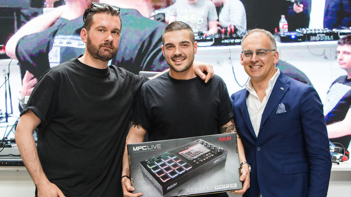 ANDREA MARTINI HA VINTO IL DJ & PERFORMER CONTEST PATROCINATO DA EKO MUSIC GROUP E MUSIC INSIDE RIMINI